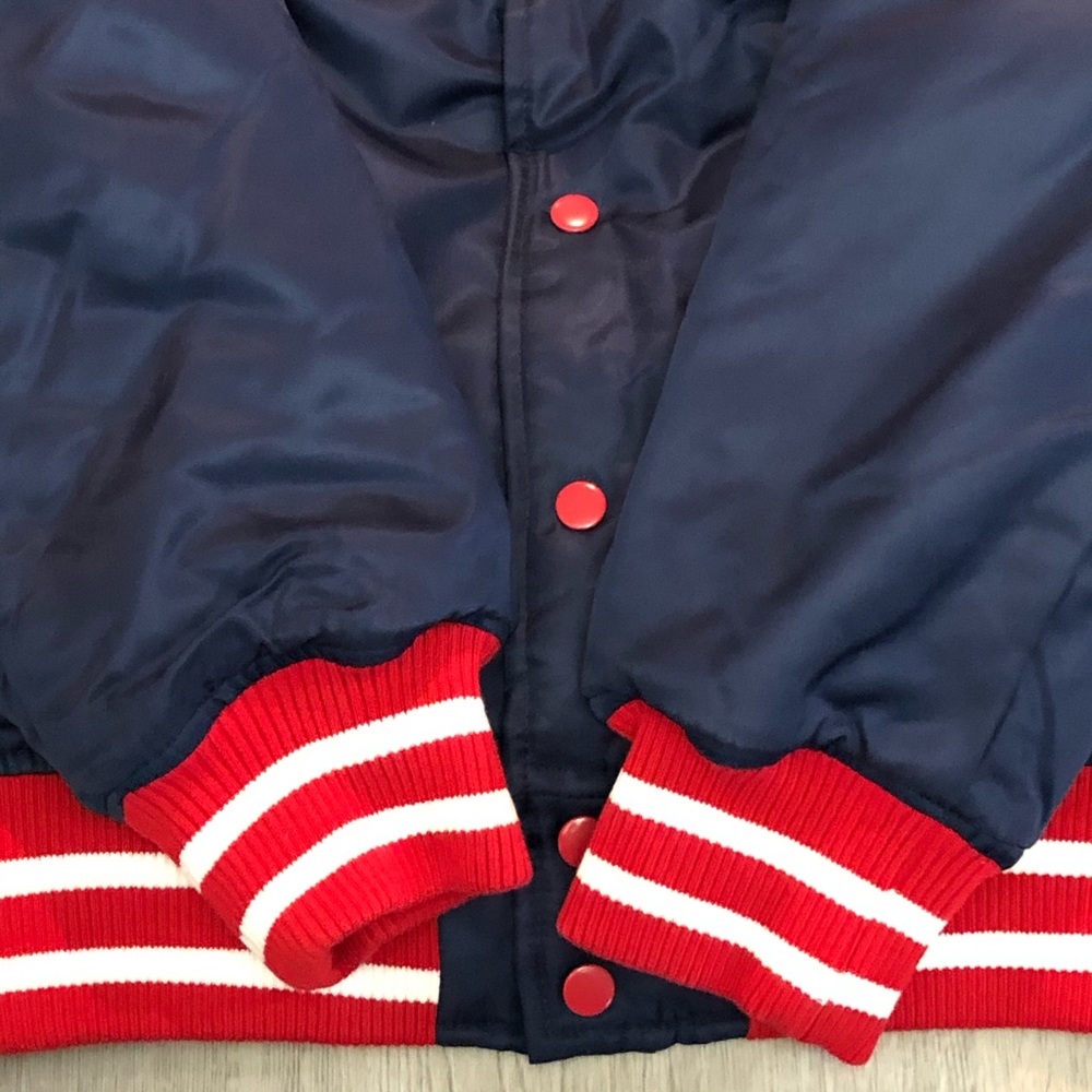 🚫 S O L D 🚫 🎉 HP 🎉 UNDEFEATED Stadium Jacket - Picture 3 of 8